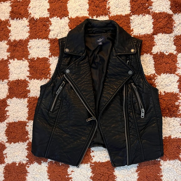 American Eagle Outfitters Jackets & Blazers - American Eagle textured faux leather moto vest